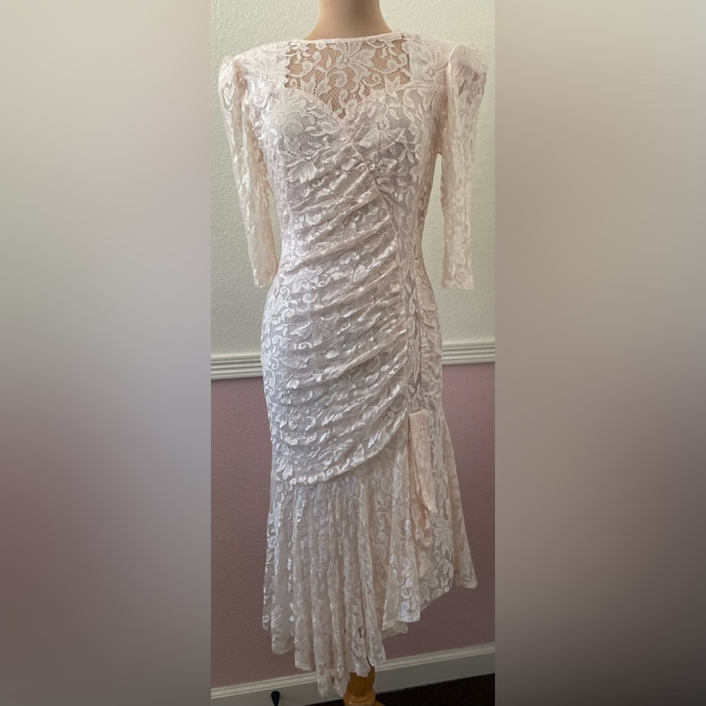 Elegant Lace Wedding Dress